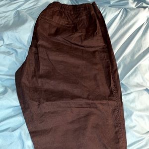 Lane Bryant Joggers with an elastic waist, front pockets and faux back pockets.